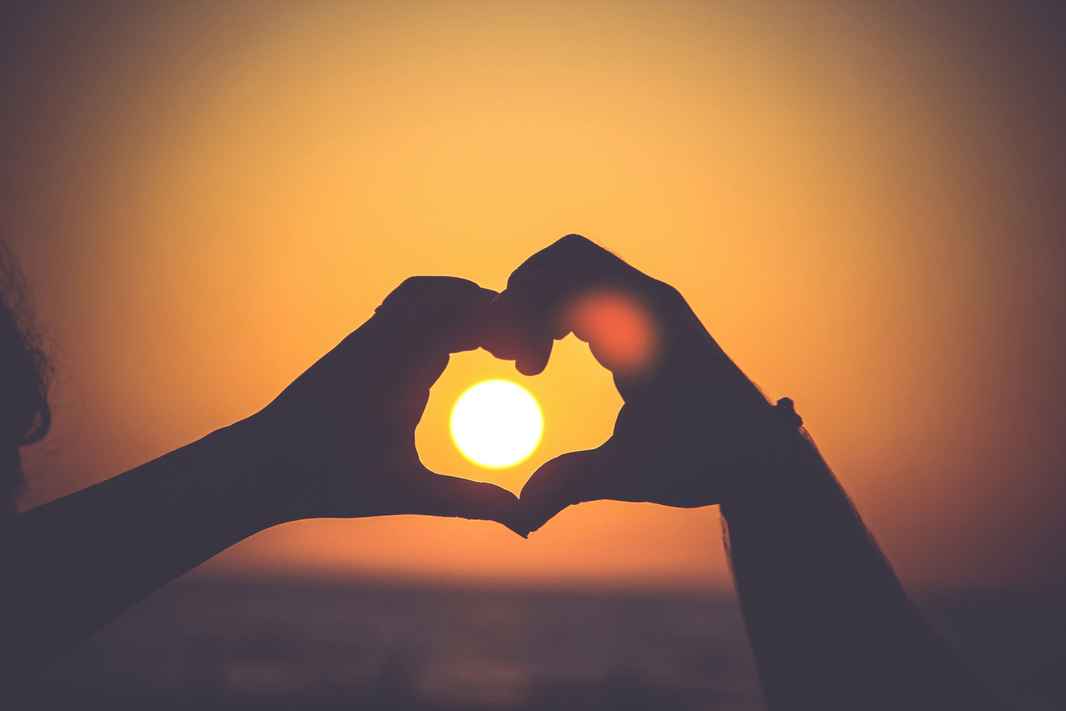 IMAGE | Heart Hands Sunset