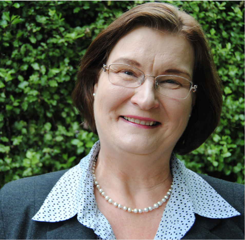 Headshot of Helen McCandless, writing advocate from Facts With Flair Books.