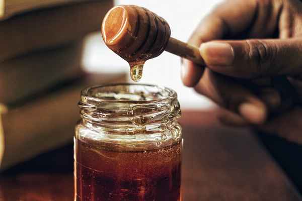 honey jar with honey stick