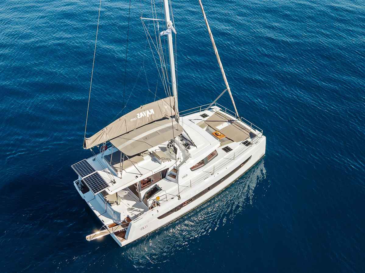 Bali46catamaran-luxurycharter-sailing