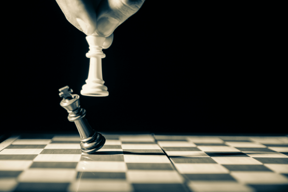 black and white chess game