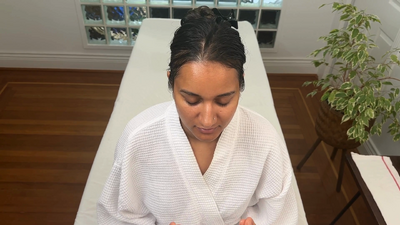 6 Massage bed sitting position Ears routine - Routine - Head Massage - Shiroabhyanga