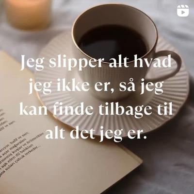 Kaffekop og en notesbog
