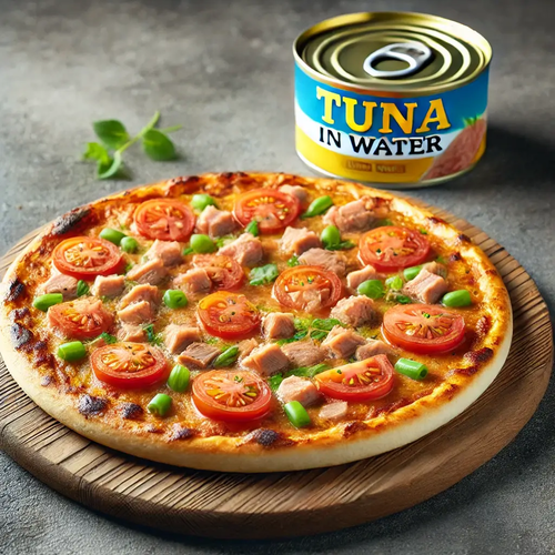 DALL·E 2024-10-19 10.47.42 - A delicious keto-style pizza with a golden, crispy crust, served on a wooden board. In the background, there is a can of tuna labeled 'Tuna in Water'  (1)