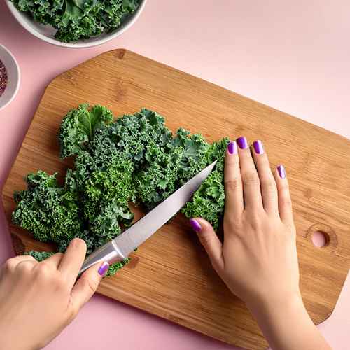 Cutting kale