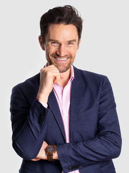 Bastian-Foto-bog-back-edited