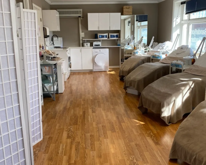 Lokalet til samlingsbasert studie for hudpleie utdanning i østfold