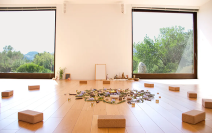 Yoga Shala at La Serrania with flower decoration mandala