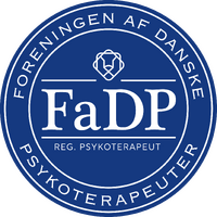FaDP logo reg psykoterapeut blå hvid
