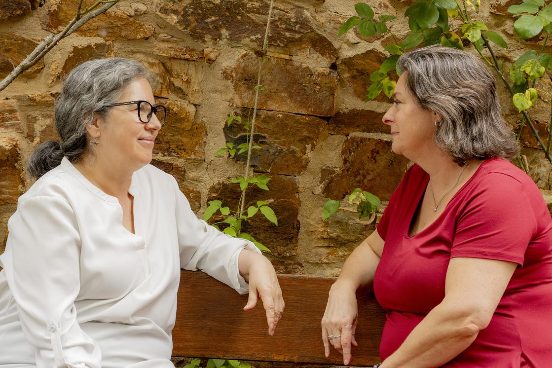 Christi Byerly MCC, coaches a participant from the Coach Certification Course in Spain, holding the conversation with deep presence