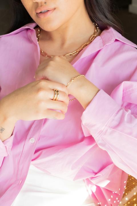 pregnancy woman meditating