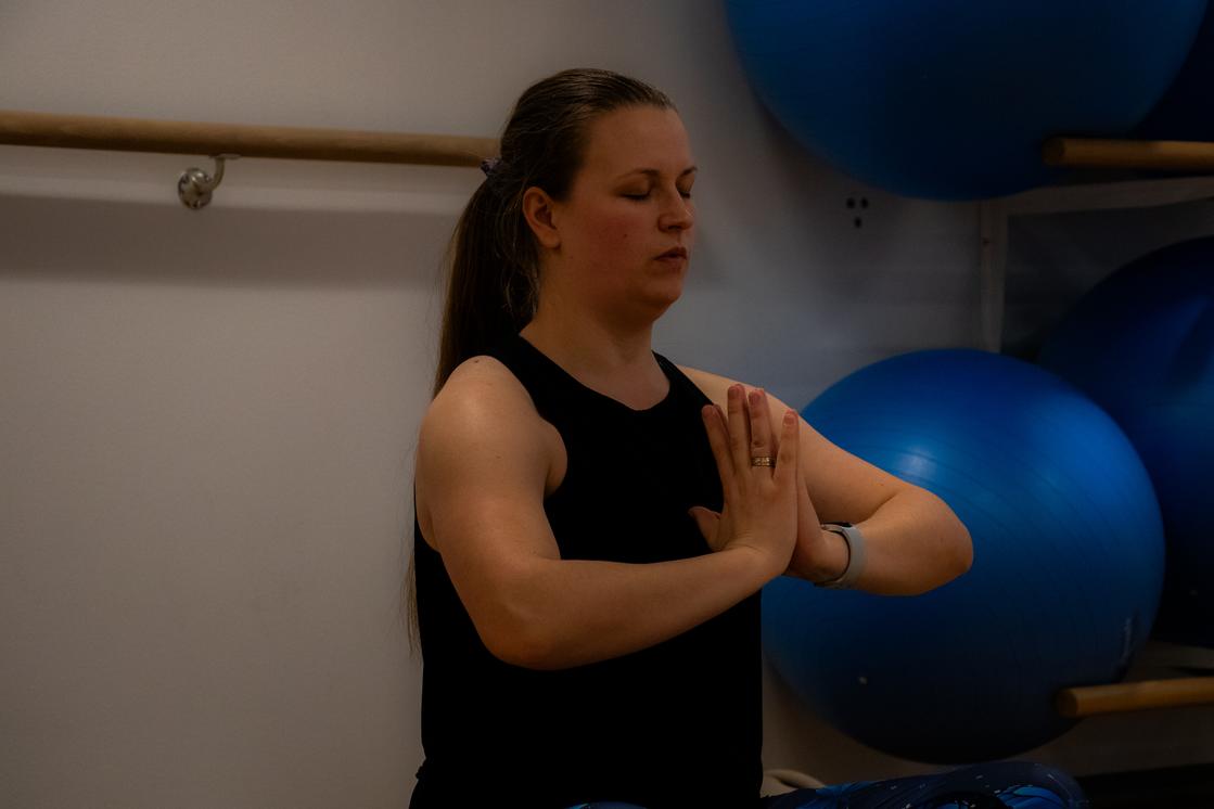 Jeannette yoga namaste