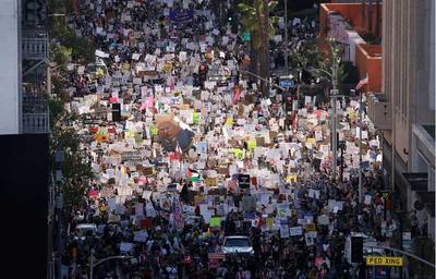 Huge-street-protest-crowd--2025-04-08
