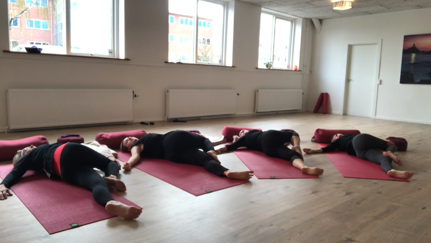 Blid yoga Omøvej
