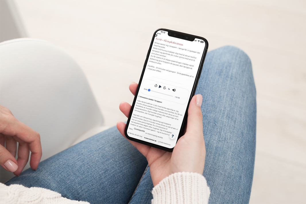 5x10 Stress på telefon i kvindes hånd
