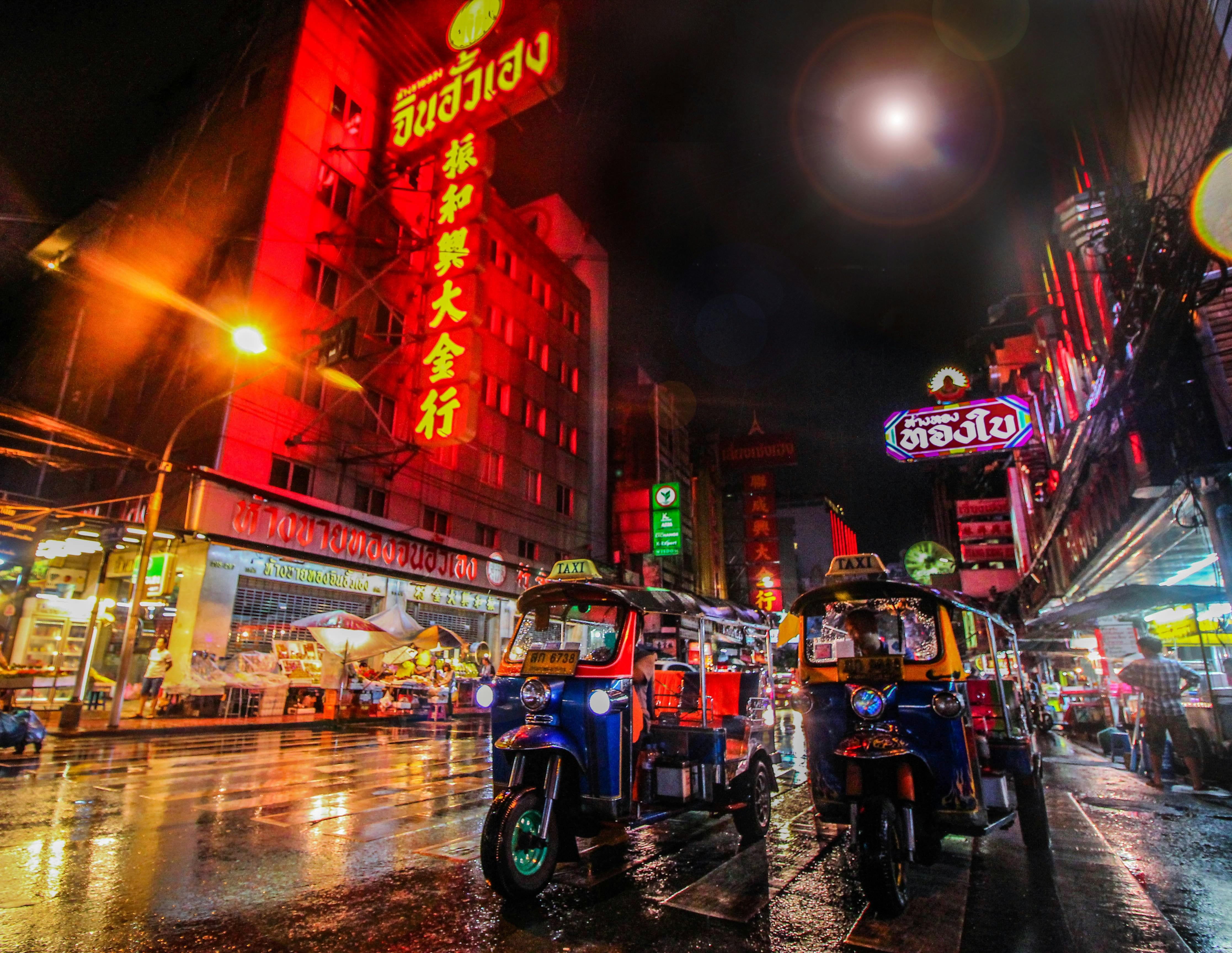 photo-1508009603885-50cf7c579365