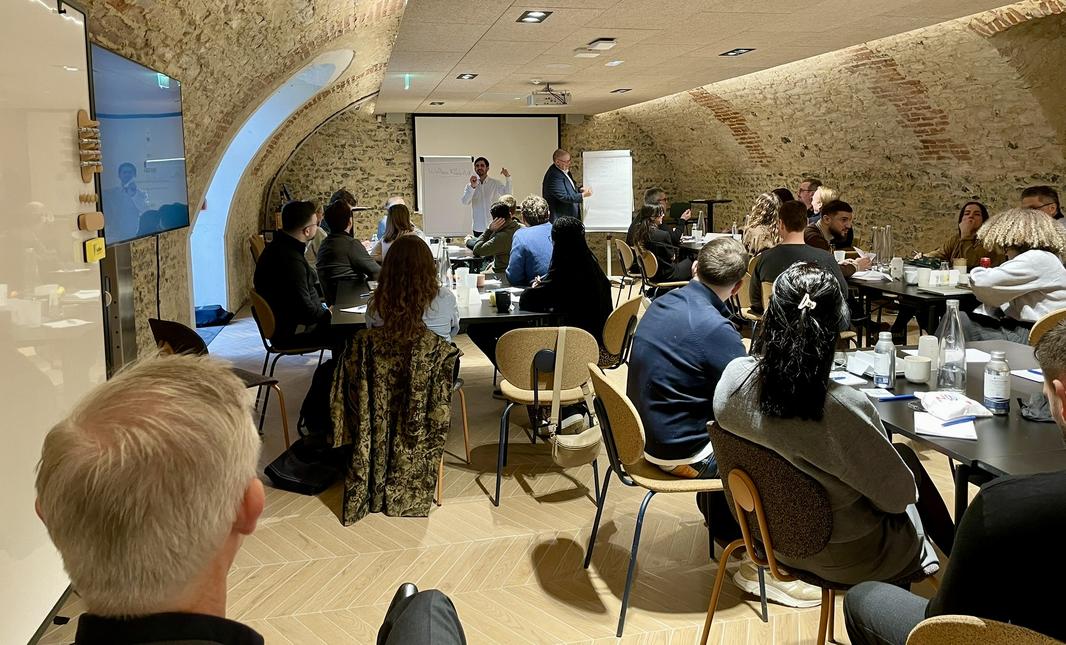 IMG_4899_Selling Paper Planes