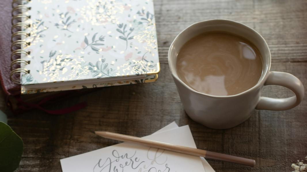 photo-1600271593799-b0ccc9a09eb2-edited