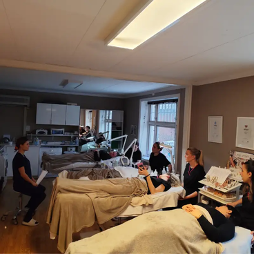 Studenter på Hud og kroppsterapeut i Stavanger