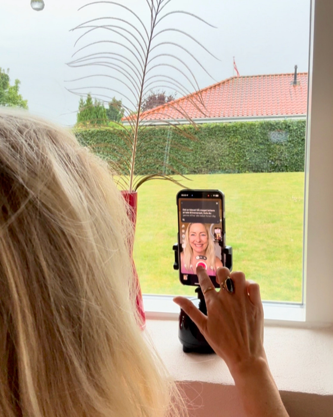 Aflang_sofia_med_telefon_(2)