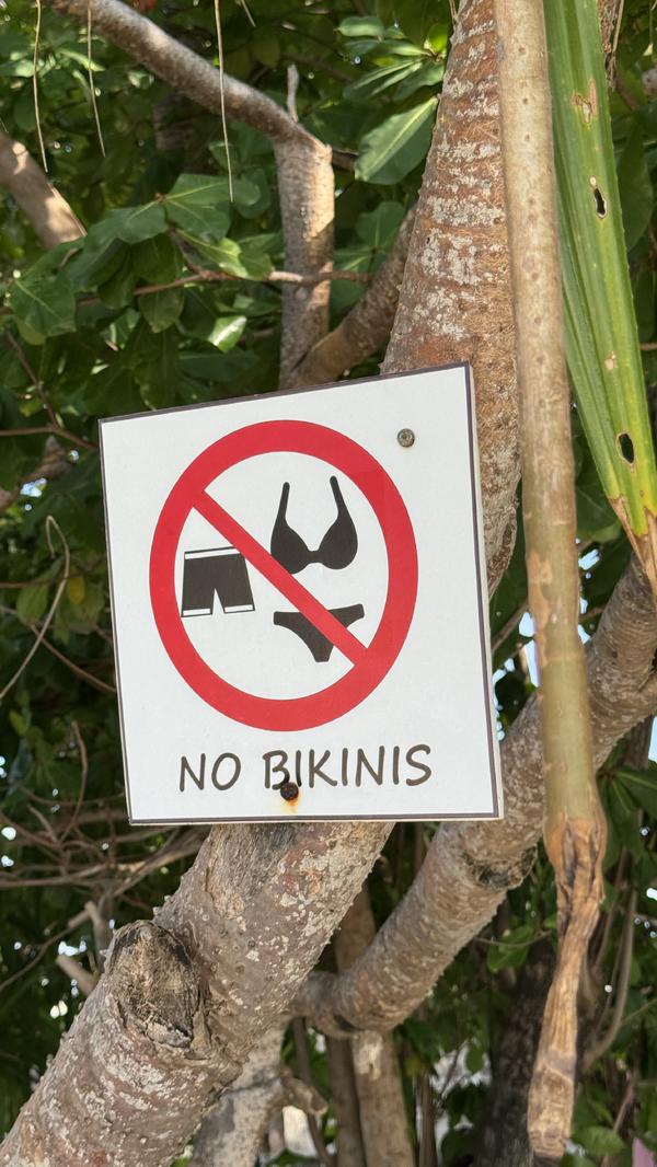 Maldives no bikini