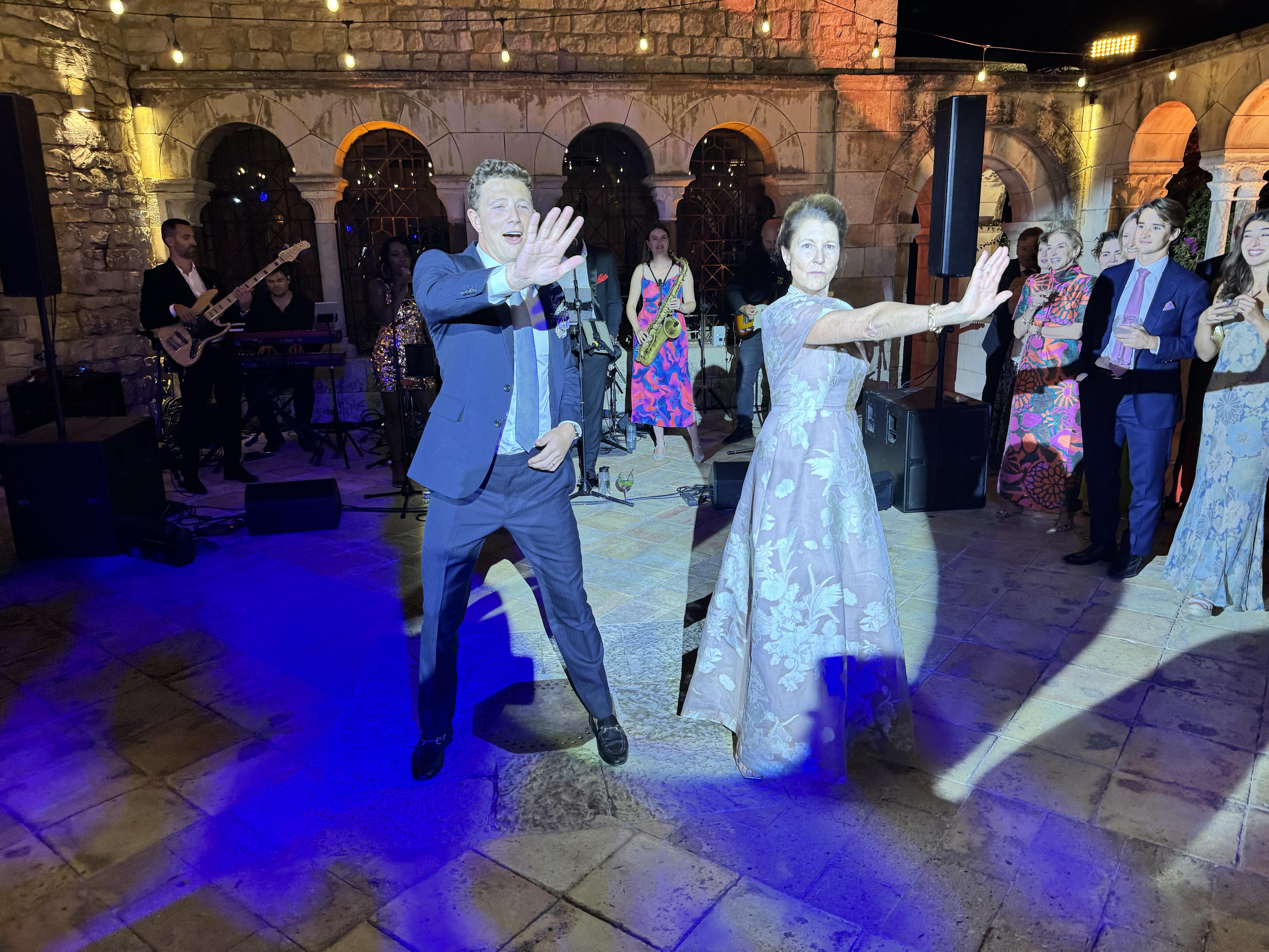 Christina_s.Dance.World.Wedding.Dance(22)