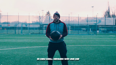 O-line stance posture w medicine ball