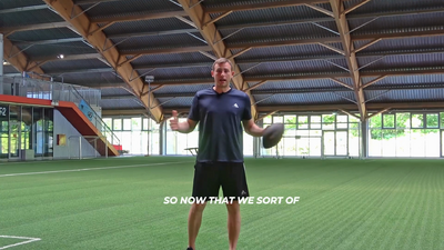 04 Intro qb stances