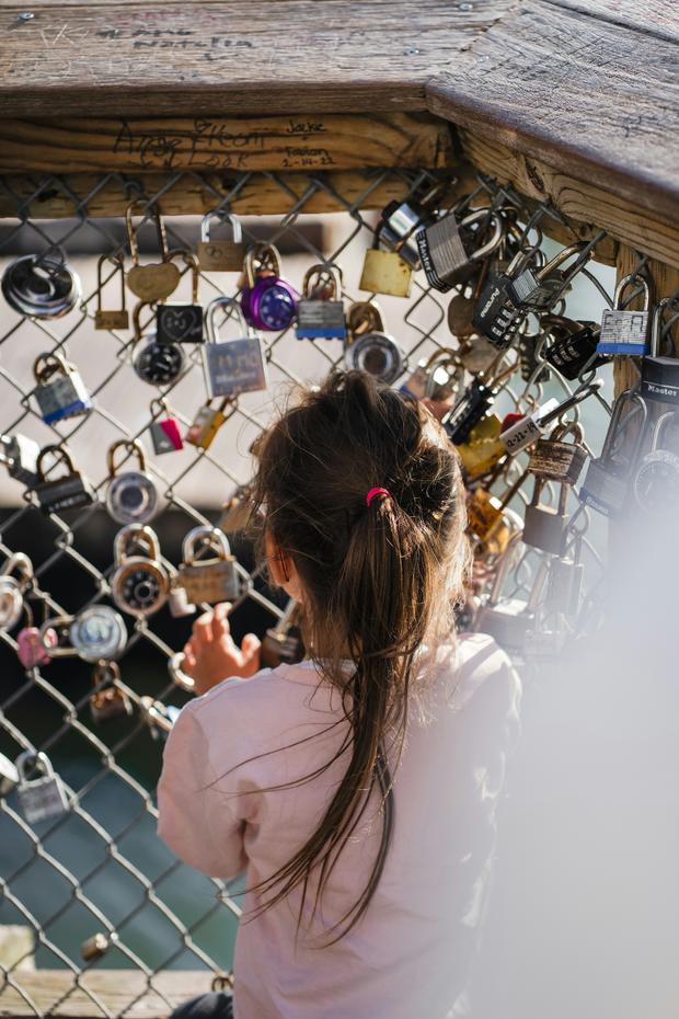 photo-1770739521778-2f423d445789