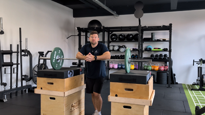 01 Wie trainiert man am besten Push Strength (Demo  Military Press, Push Press)