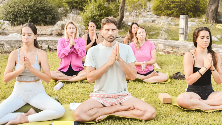 Group_Meditation_Yoga_of_the_Soul_La_Serrania_16by9_DSC_2701