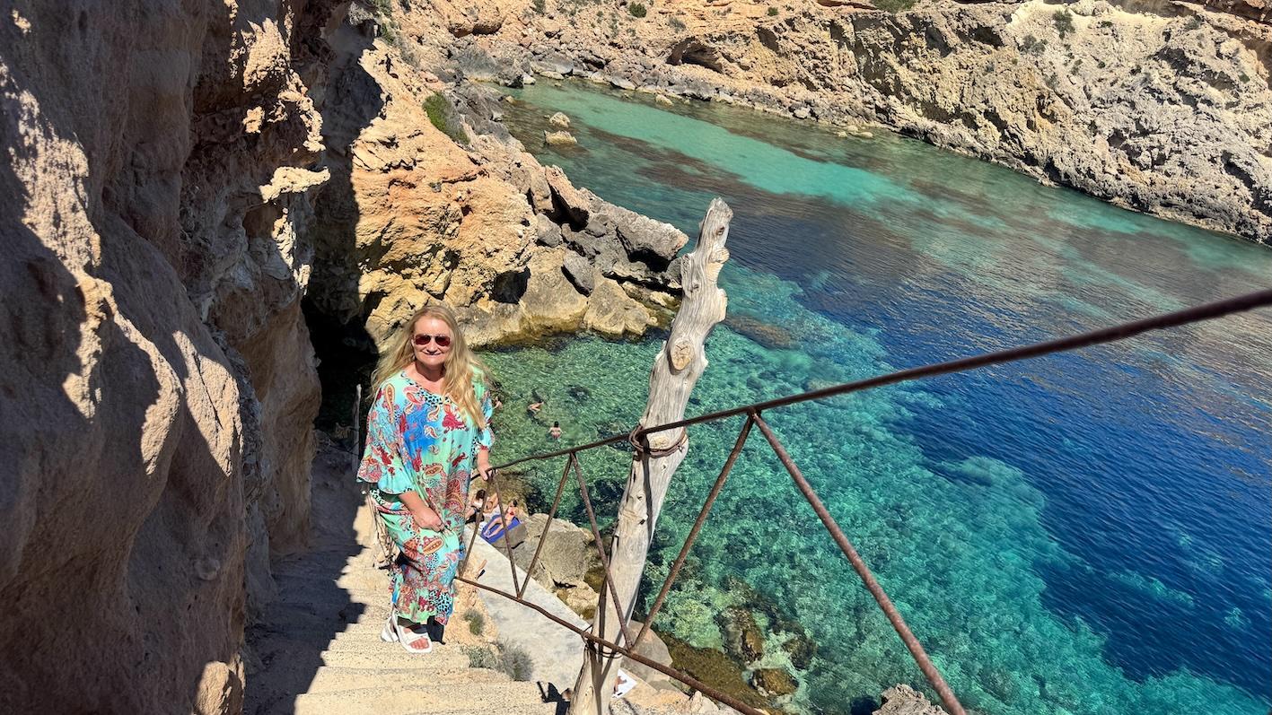 Cala comte cave ibiza