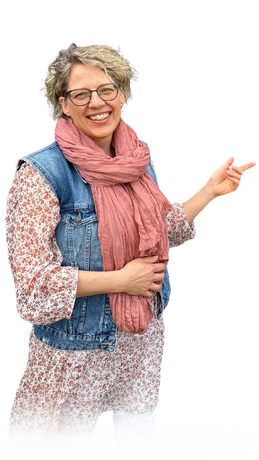 Karina smiling standing pointing to the three insights