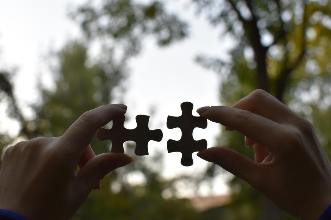 photo-1637094408647-0d81d08f81b5