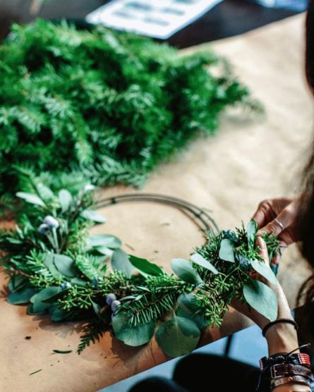findlay and co wreath bar 