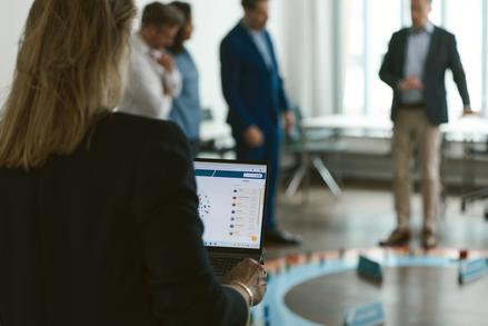 Personer midt i Actee Change Simulation