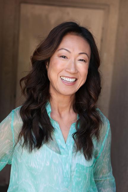 Grace Suh, licensed acupuncturist and hypnotherapist