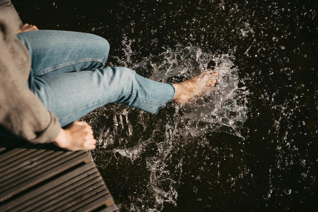 krists-luhaers-9CCgEEI-Lw4-unsplash