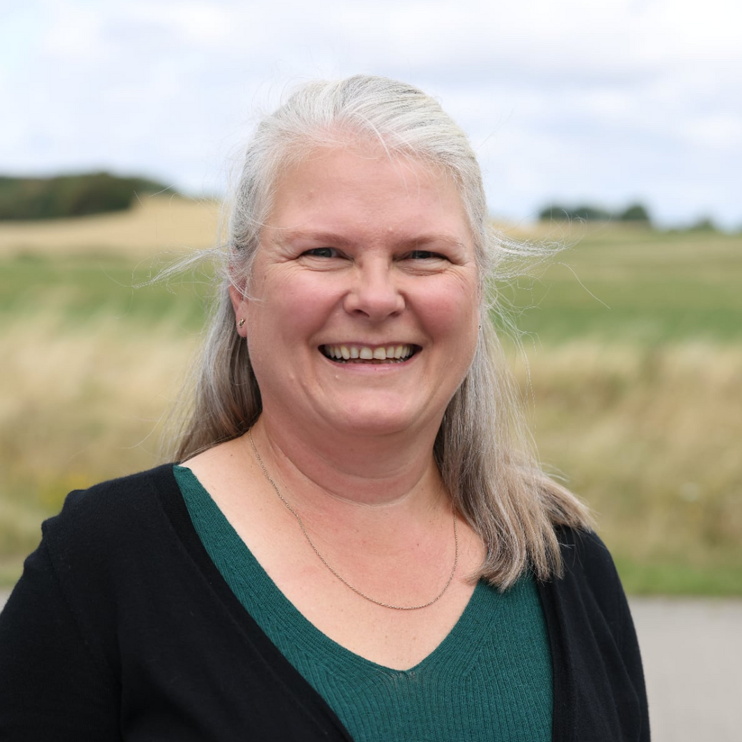 Hanne Roulund - BSc IB - MS MIB - Certificeret Fascial Flow Guide og Behandler samt Kinesiolog