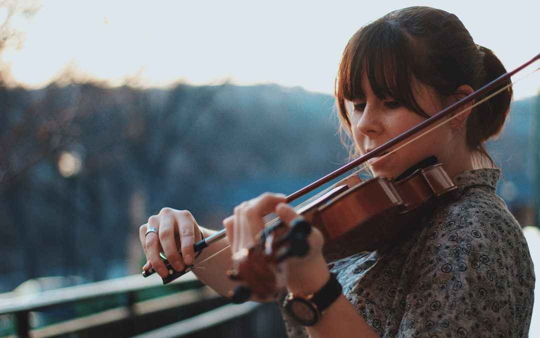 Image | Blog | Girl Playing Violin 