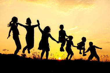 beautiful-scene-of-children-jumping-in-nature_SKPxlLY6Bo