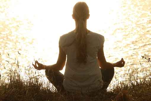 3 Meditationer - Kom ned i kroppen 