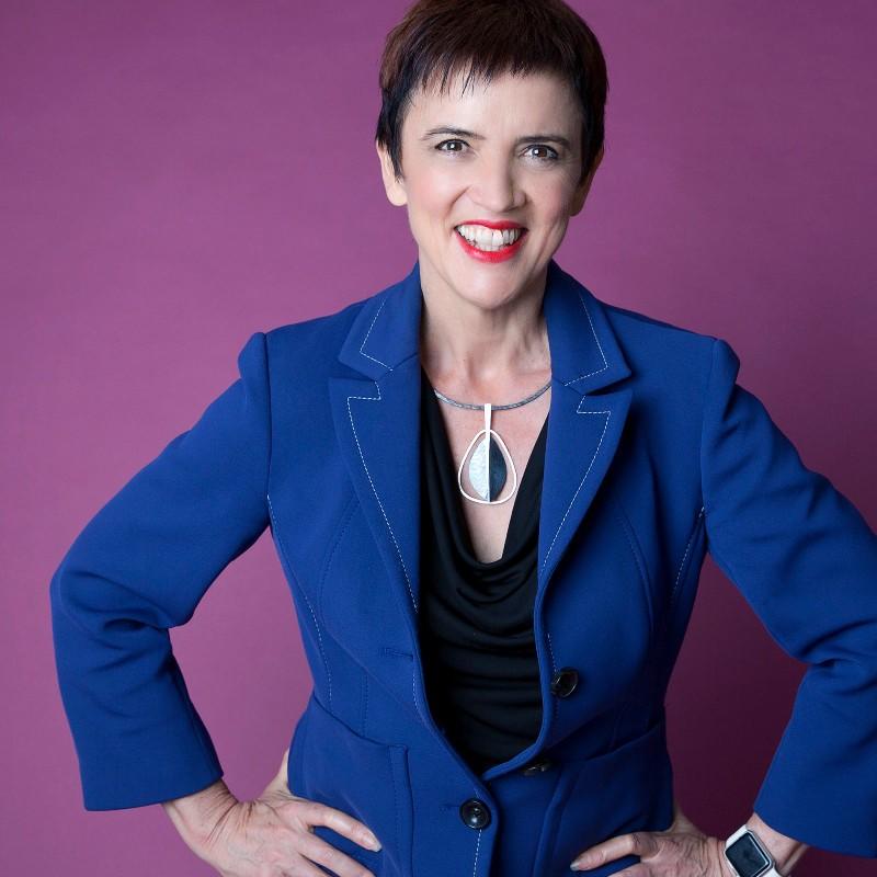 Amanda Blesing Headshot