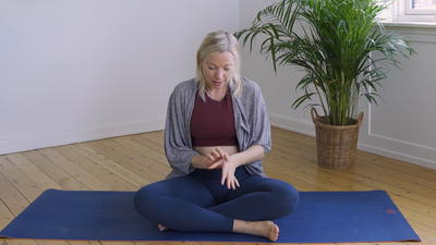 Yoga mod migræne - akupressur