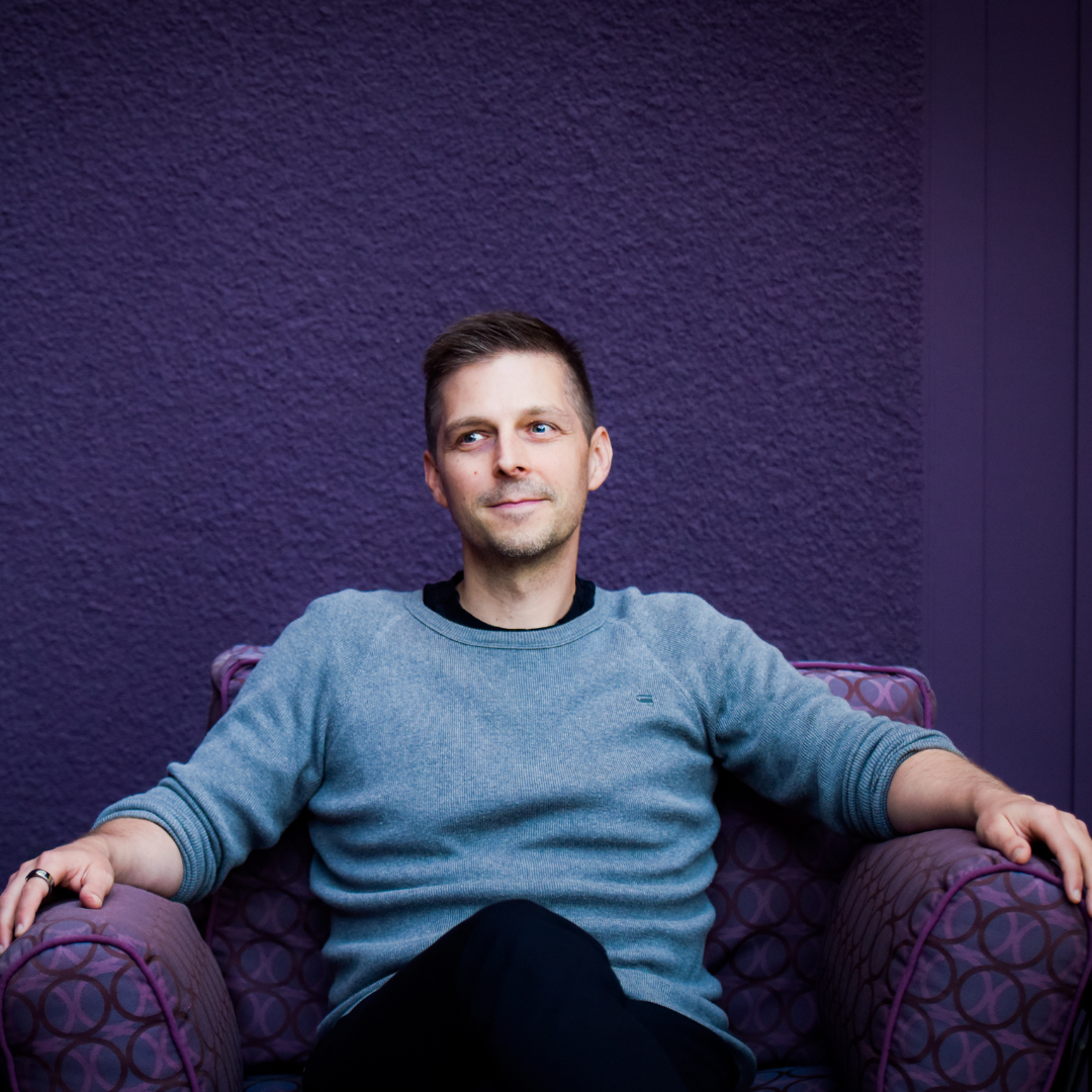 Nick-Alanah-Purple-sideways-glance