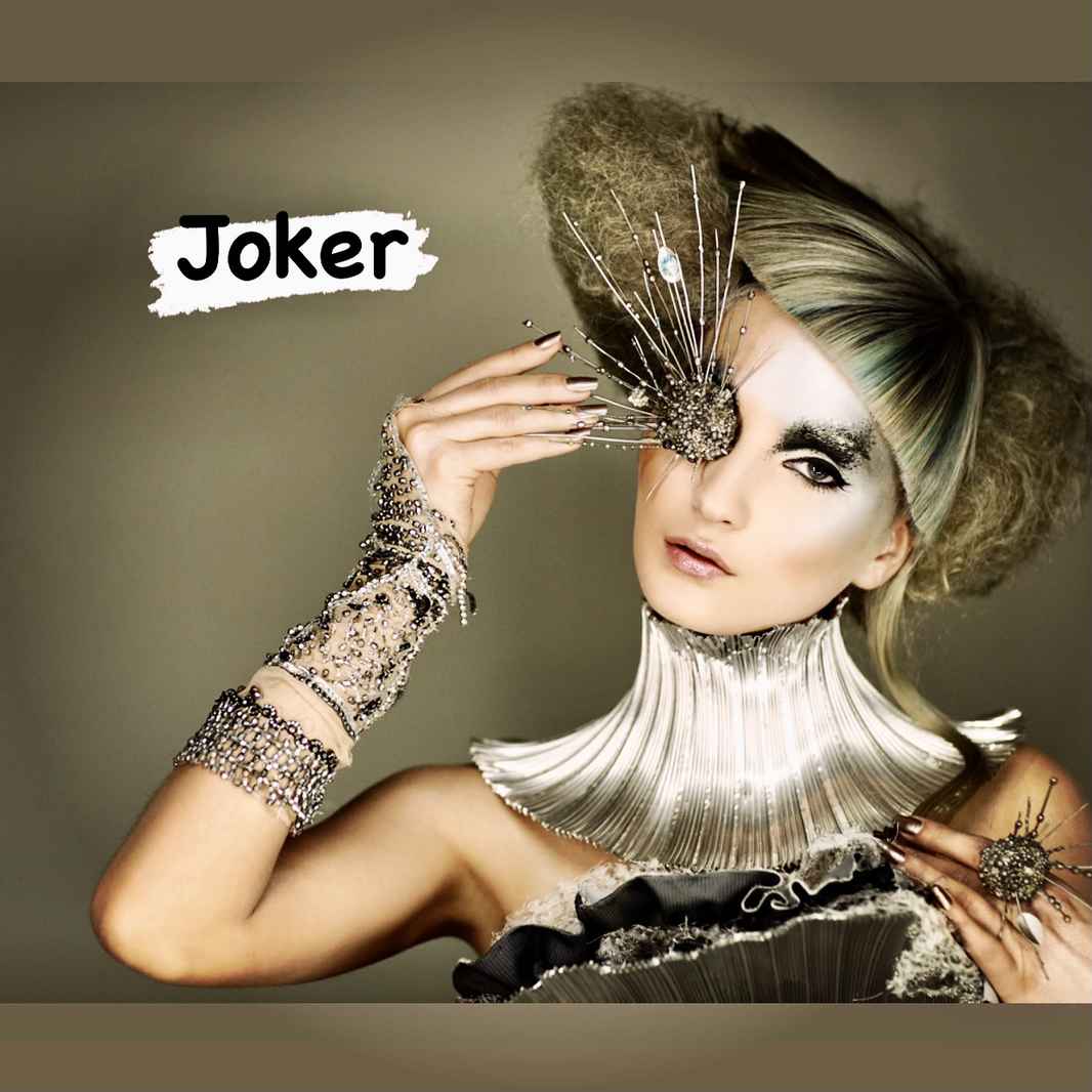 Joker_Woman_Gold