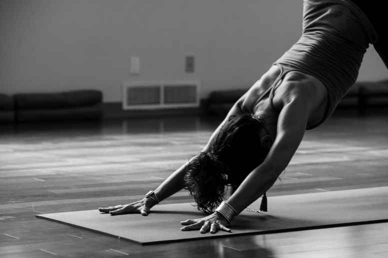 Yoga & Moves mandage kl. 18.50-19.50 (25/10-20/12)