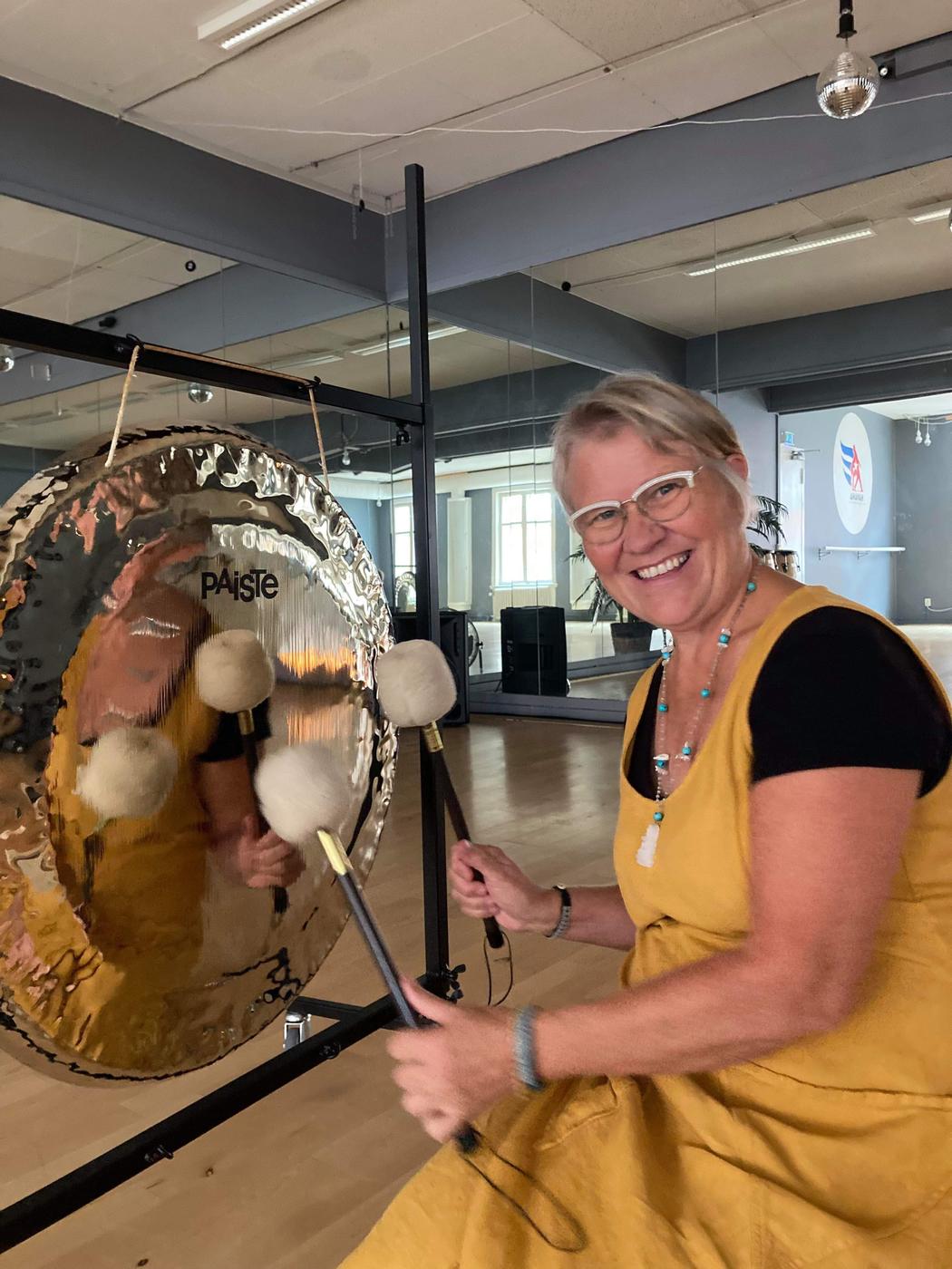 Gong gul klänning 2