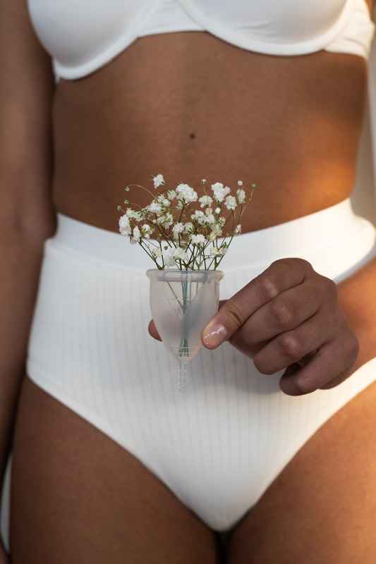 Kvindekrop blomster Laura Grubb Hvad alle kvinder bør vide om deres menstruation