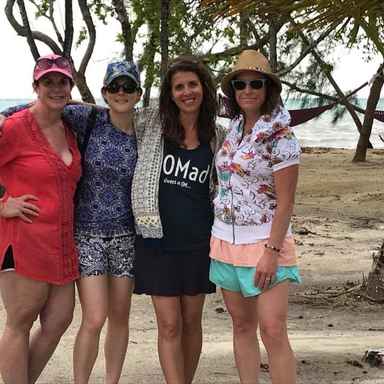 Liz Kent - CLEAR REFLECTIONS IN BELIZE 2018, AND 2017 nOMad 300 HR GRADUATE